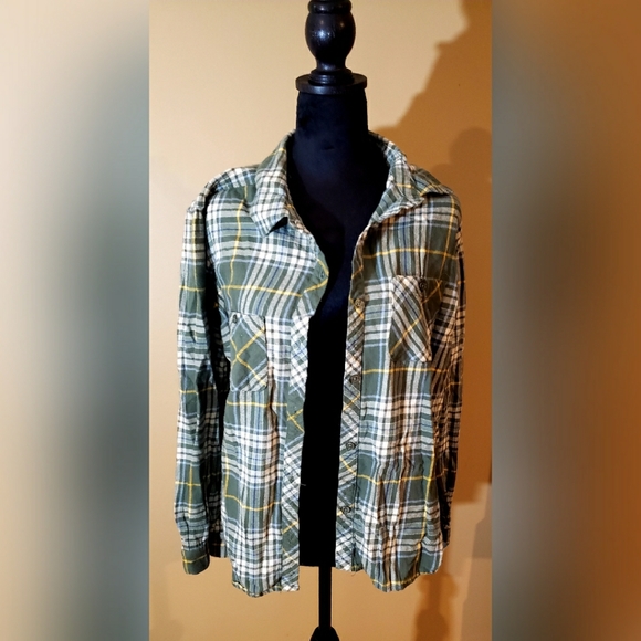 Green Bumblebee Custom Minnesota Patched Flannel - Picture 3 of 4